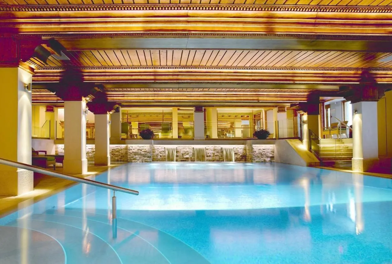 Airelles Courchevel, Les Airelles Hotel