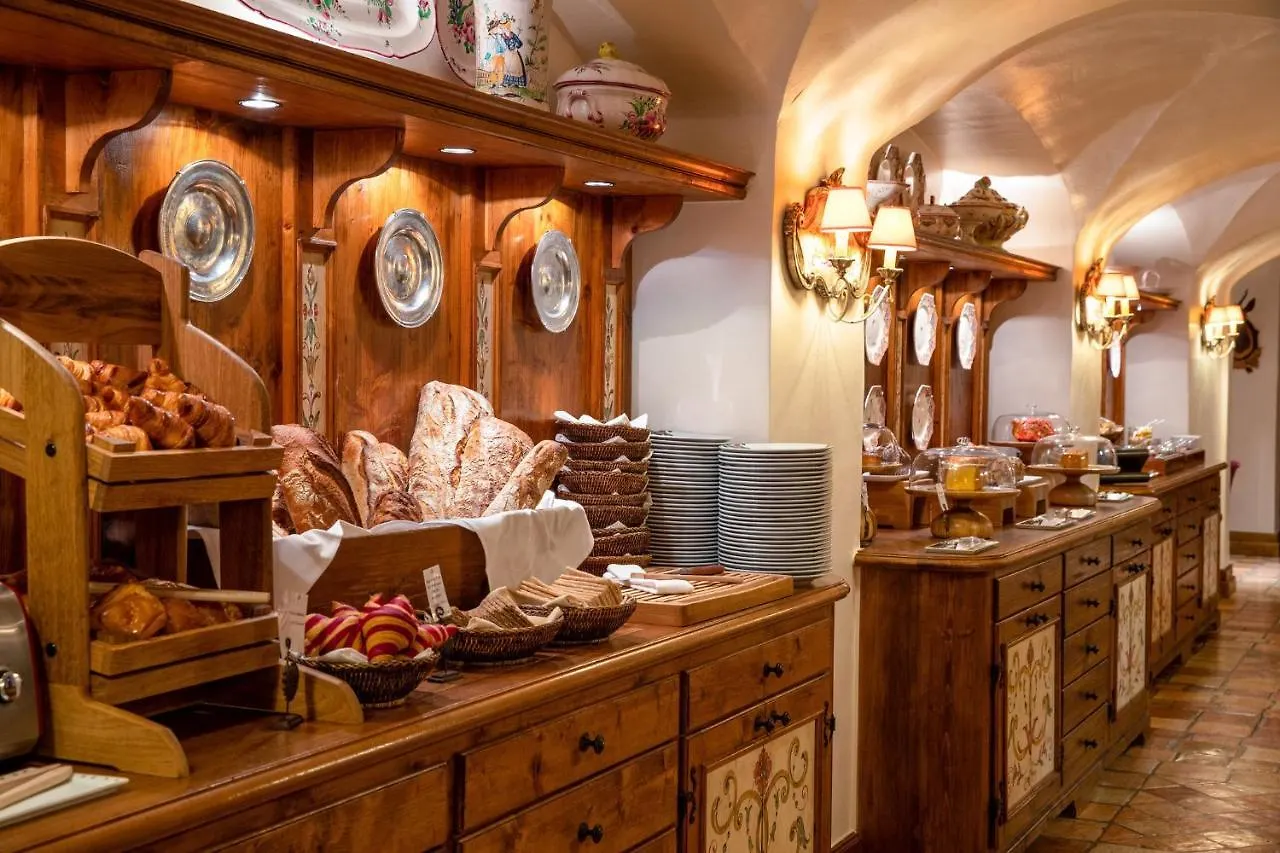 Airelles Courchevel, Les Airelles Hotel