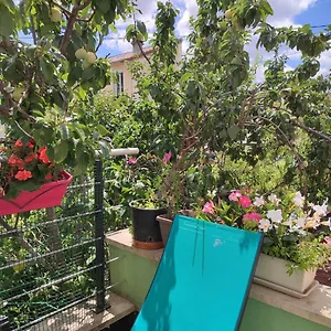https://logement-calme-et-ensoleill-dans-maison-de-ville.fr-paris.fr