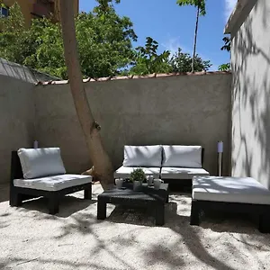https://gregbnb-la-terrasse-calme-en-ville-15min-gare.fr-provencehotel.com